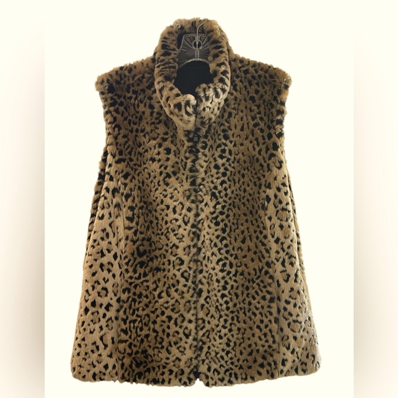 Kristen Blake Jackets & Blazers - Kristen Blake medium reversible animal faux fur vest